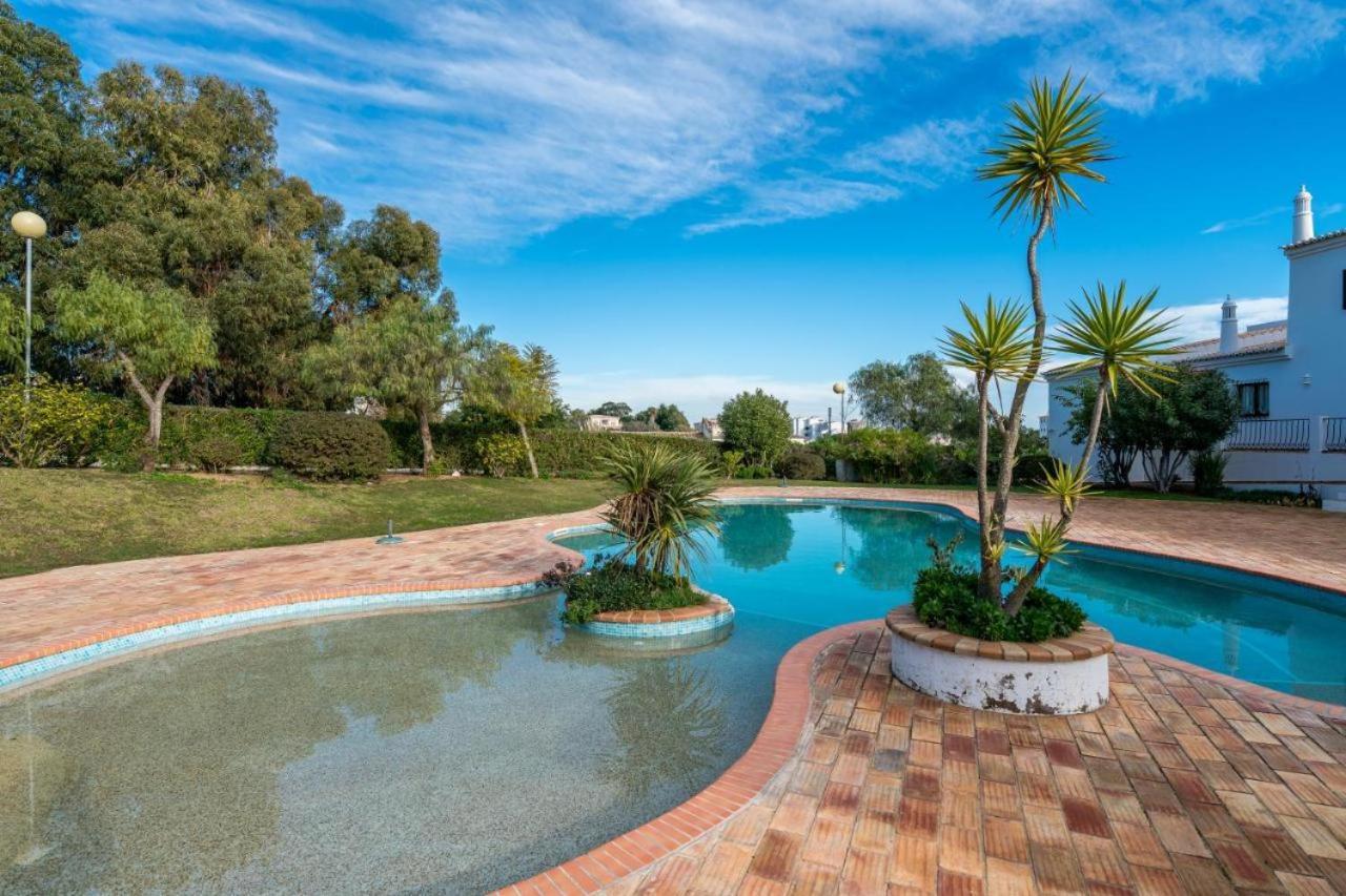 Appartamento Luxury Modern T2 Ocean View - Free Parking - Pool Alvor Esterno foto